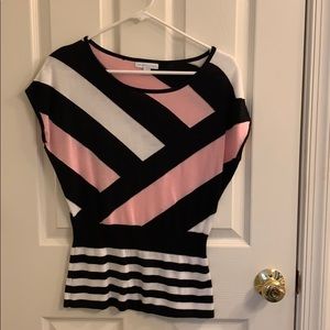 Short sleeve sweater